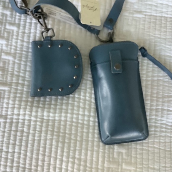 Free People Change Me Up Cross Body Phone Case Bag with Coin Case Blue Leather - Picture 5 of 9